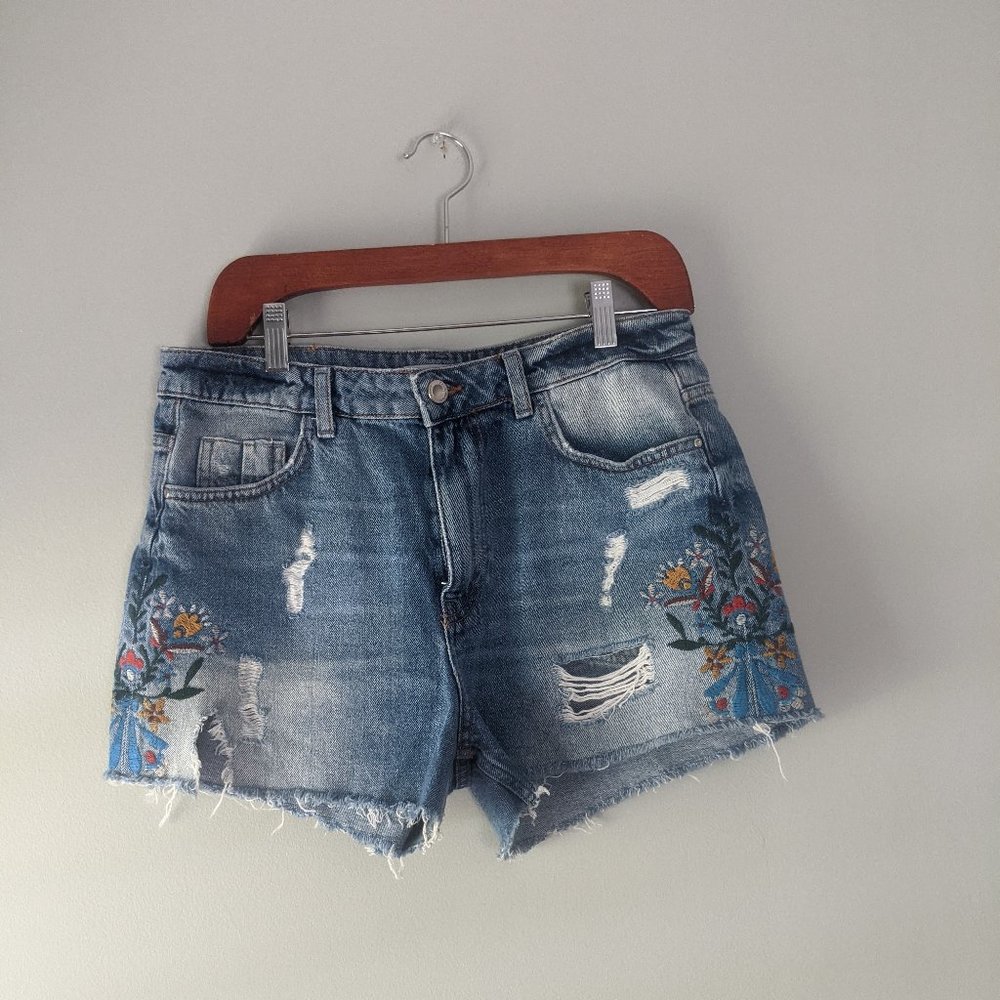 Zara | High Rise Denim Floral Embroidered Shorts
